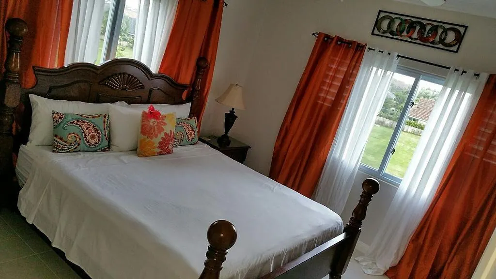Fern Court Apartment At Richmond 0*,  Jamaica