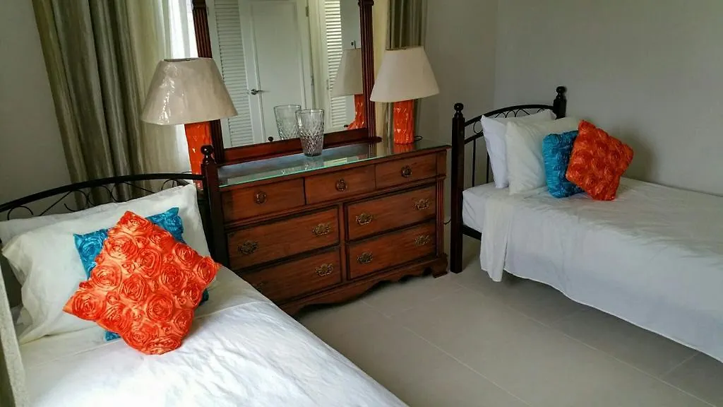 Fern Court Apartment At Richmond